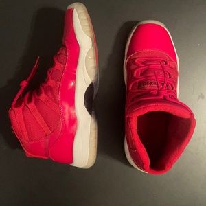 jordan retro 11 red/white/black